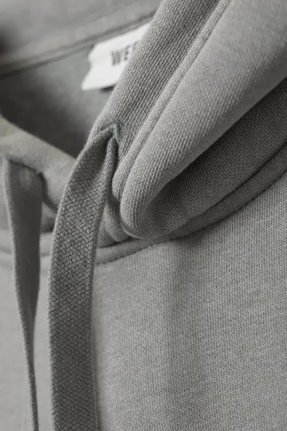 Sudadera con capucha de corte recto y tejido grueso – Gris polvoriento lavado Sudadera con capucha de corte recto y tejido grueso – Gris polvoriento lavado