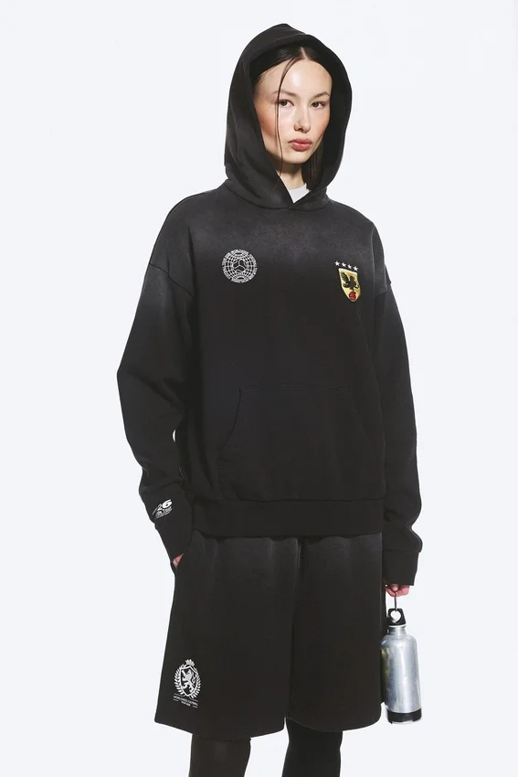 Sudadera con capucha de fútbol de corte holgado Toffs – Negro oscuro Sudadera con capucha de fútbol de corte holgado Toffs – Negro oscuro