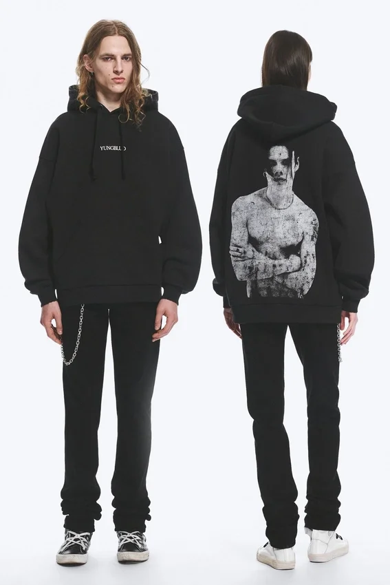 Sudadera con capucha oversize estampada de Yungblud – Negro apagado Sudadera con capucha oversize estampada de Yungblud – Negro apagado