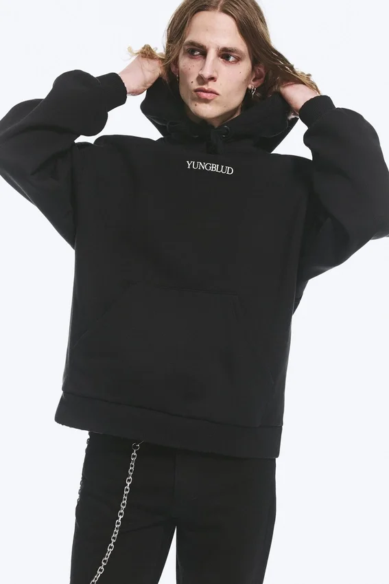 Sudadera con capucha oversize estampada de Yungblud – Negro apagado Sudadera con capucha oversize estampada de Yungblud – Negro apagado