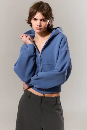 Sudadera con capucha y cremallera, corte recto y largo corto – Azul lavado
