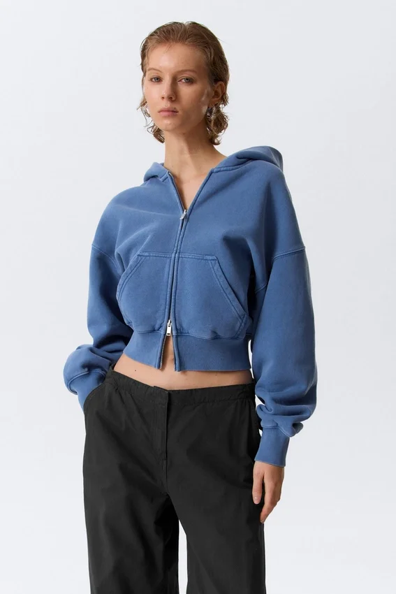 Sudadera con capucha y cremallera, corte recto y largo corto – Azul lavado Sudadera con capucha y cremallera, corte recto y largo corto – Azul lavado