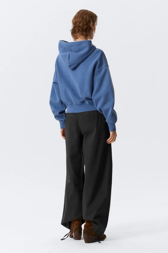 Sudadera con capucha y cremallera, corte recto y largo corto – Azul lavado Sudadera con capucha y cremallera, corte recto y largo corto – Azul lavado