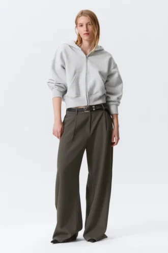Sudadera con capucha y cremallera, corte recto y largo corto – Gris jaspeado