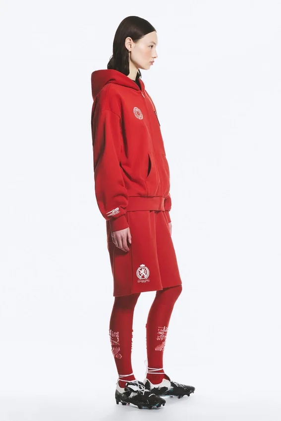 Sudadera con capucha y cremallera de corte holgado Toffs – Rojo brillante Sudadera con capucha y cremallera de corte holgado Toffs – Rojo brillante