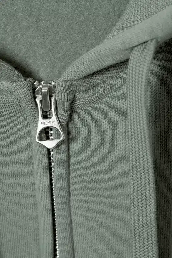Sudadera con capucha y cremallera de corte recto y peso medio – Gris polvoriento Sudadera con capucha y cremallera de corte recto y peso medio – Gris polvoriento
