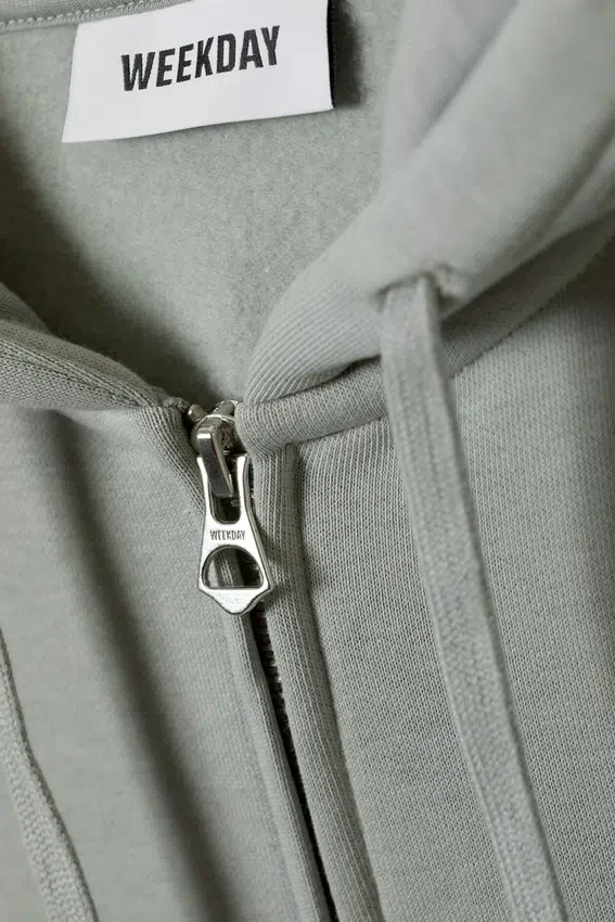Sudadera con capucha y cremallera de corte recto y peso medio – Gris polvoriento Sudadera con capucha y cremallera de corte recto y peso medio – Gris polvoriento