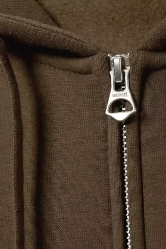 Sudadera con capucha y cremallera de corte recto y peso medio – Marrón oscuro