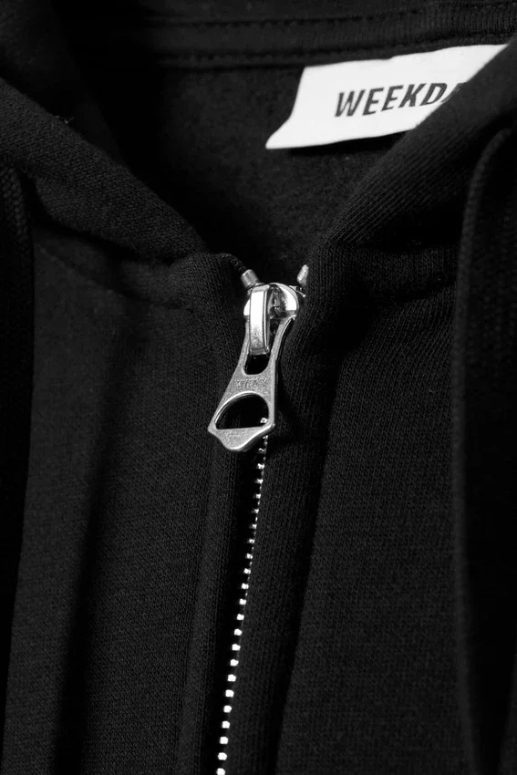 Sudadera con capucha y cremallera de corte recto y peso medio – Negro Sudadera con capucha y cremallera de corte recto y peso medio – Negro