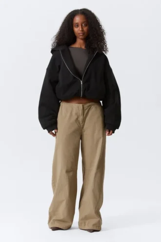 Sudadera con capucha y cremallera de felpa oversize – Negro