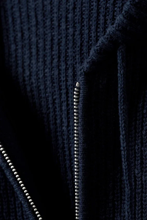 Sudadera con capucha y cremallera de punto, corte entallado – Azul marino oscuro Sudadera con capucha y cremallera de punto, corte entallado – Azul marino oscuro