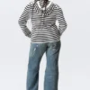 Sudadera con capucha y cremallera de punto de corte entallado – Rayas blancas y negras Sudadera con capucha y cremallera de punto de corte entallado – Rayas blancas y negras