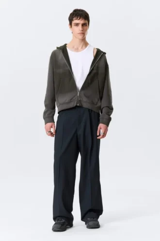 Sudadera con capucha y cremallera, efecto desgastado y encogido – Gris oscuro