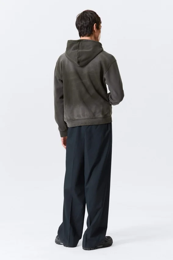 Sudadera con capucha y cremallera, efecto desgastado y encogido – Gris oscuro Sudadera con capucha y cremallera, efecto desgastado y encogido – Gris oscuro