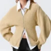 Sudadera con capucha y cremallera larga de punto – Beige Sudadera con capucha y cremallera larga de punto – Beige