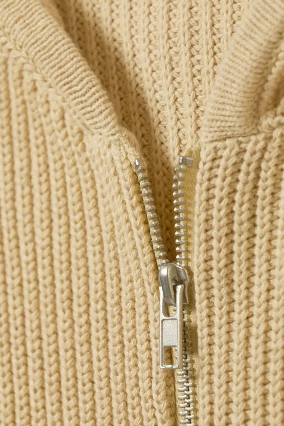 Sudadera con capucha y cremallera larga de punto – Beige Sudadera con capucha y cremallera larga de punto – Beige