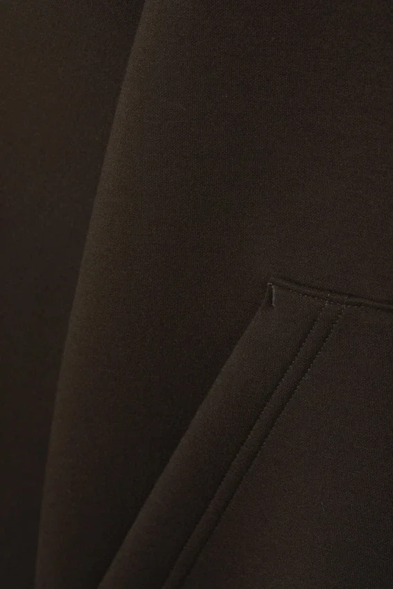 Sudadera con capucha y cremallera oversize de neopreno – Marrón oscuro Sudadera con capucha y cremallera oversize de neopreno – Marrón oscuro
