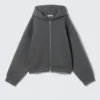 Sudadera con capucha y cremallera oversize – Gris oscuro Sudadera con capucha y cremallera oversize – Gris oscuro
