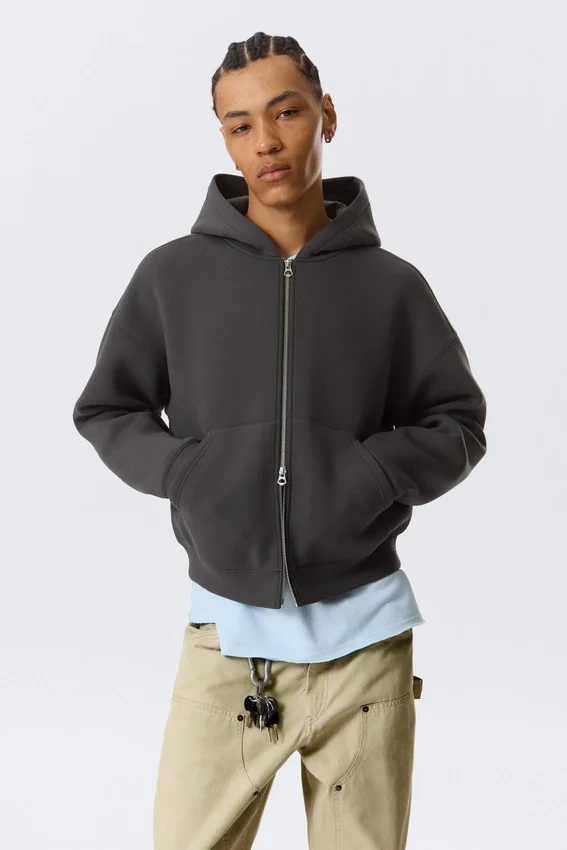 Sudadera con capucha y cremallera Simon Con estampados Scuba – Gris oscuro – Bordada Sudadera con capucha y cremallera Simon Con estampados Scuba – Gris oscuro – Bordada