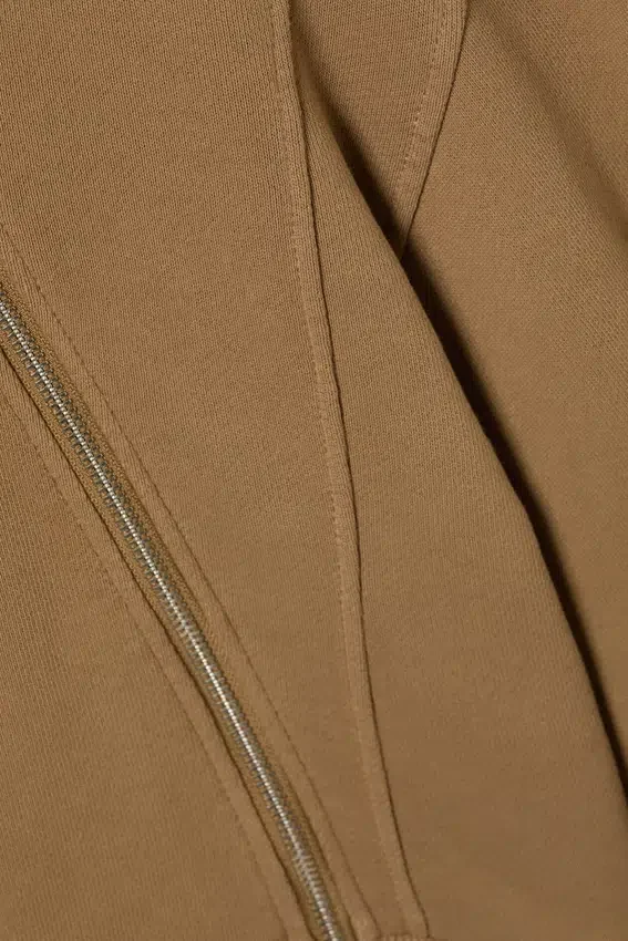 Sudadera corta con capucha y cremallera asimétrica – Beige oscuro lavado Sudadera corta con capucha y cremallera asimétrica – Beige oscuro lavado