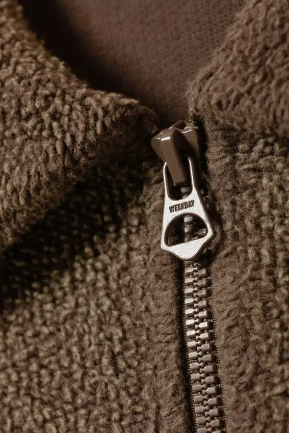 Sudadera de forro polar con media cremallera y corte recto – Marrón oscuro lavado Sudadera de forro polar con media cremallera y corte recto – Marrón oscuro lavado