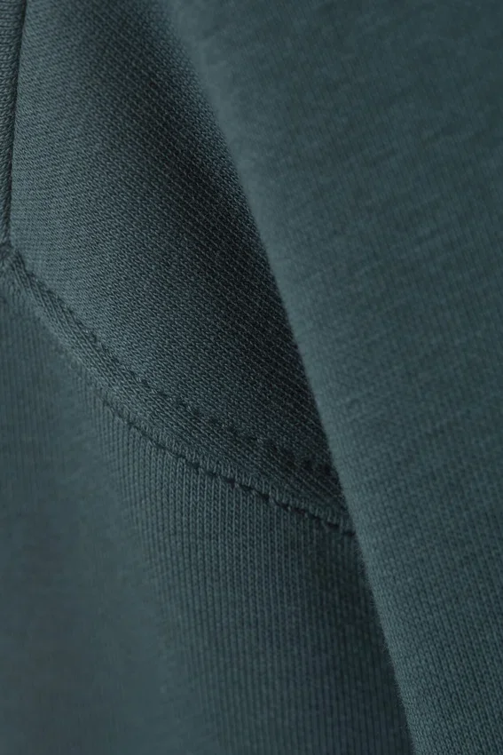 Sudadera estándar – Azul oscuro Sudadera estándar – Azul oscuro