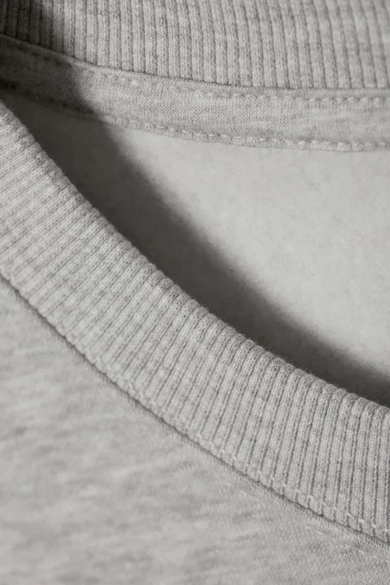 Sudadera estándar – Gris Sudadera estándar – Gris