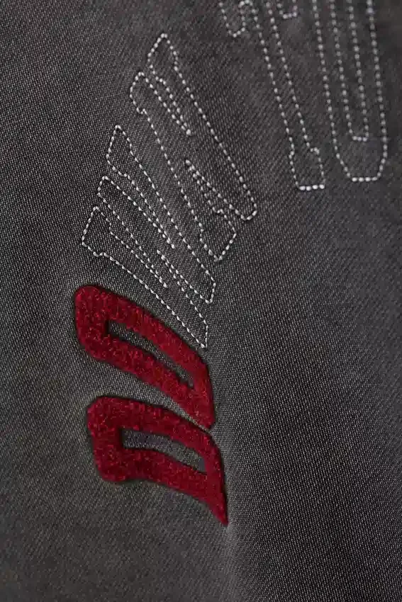 Sudadera holgada con estampados – Negro lavado – Down to Earth Sudadera holgada con estampados – Negro lavado – Down to Earth