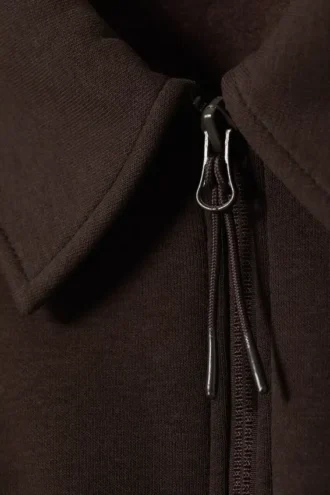 Sudadera holgada tipo polo con media cremallera – Marrón oscuro
