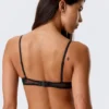Sujetador con aros de encaje transparente – Negro Sujetador con aros de encaje transparente – Negro