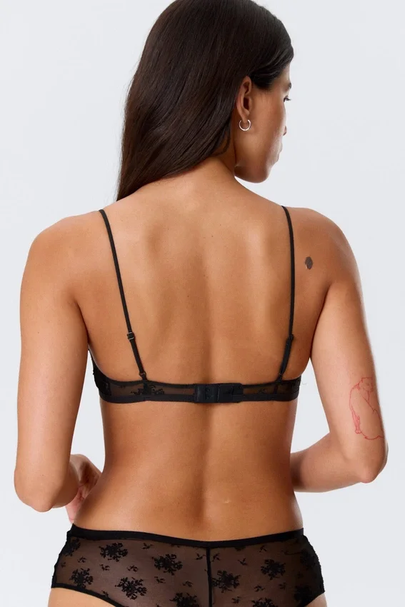 Sujetador triangular de encaje – Negro Sujetador triangular de encaje – Negro