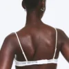 Sujetador triangular de encaje suave – Blanco