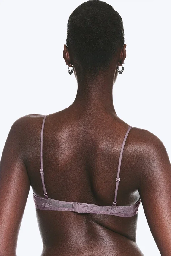 Sujetador triangular de encaje suave – Lila empolvado Sujetador triangular de encaje suave – Lila empolvado