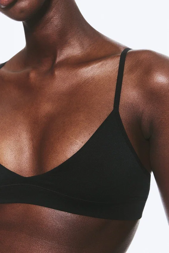 Sujetador triangular sin costuras y suave – Negro Sujetador triangular sin costuras y suave – Negro