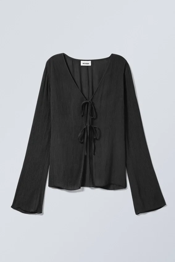Top ajustado con lazo – Negro Top ajustado con lazo – Negro