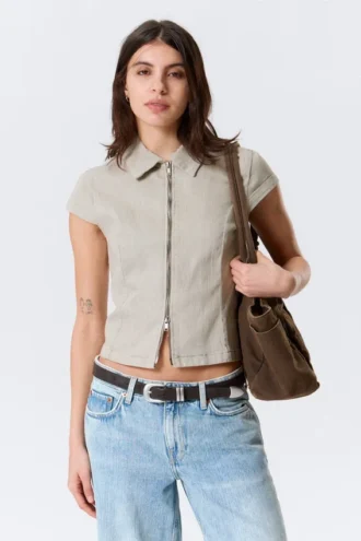 Top ajustado de manga corta con cremallera – Beige