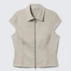 Top ajustado de manga corta con cremallera – Beige Top ajustado de manga corta con cremallera – Beige