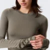 Top ajustado de manga larga con botones a presión – Gris empolvado Top ajustado de manga larga con botones a presión – Gris empolvado