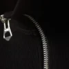 Top ajustado de manga larga con cuello alto y cremallera – Negro Top ajustado de manga larga con cuello alto y cremallera – Negro
