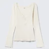 Top ajustado de manga larga y cuello en V – Blanco Top ajustado de manga larga y cuello en V – Blanco