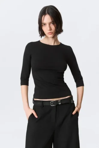 Top ajustado de manga tres cuartos – Negro