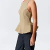 Top ajustado de nylon con peplum – Beige Top ajustado de nylon con peplum – Beige