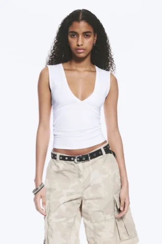Top ajustado sin mangas con cuello en V – Blanco