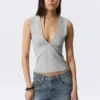Top ajustado sin mangas con cuello en V – Gris claro jaspeado Top ajustado sin mangas con cuello en V – Gris claro jaspeado