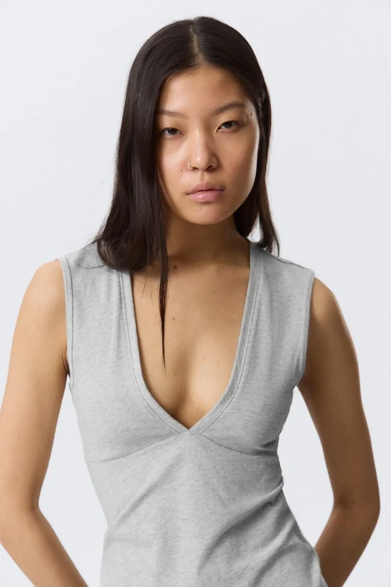 Top ajustado sin mangas con cuello en V – Gris claro jaspeado Top ajustado sin mangas con cuello en V – Gris claro jaspeado