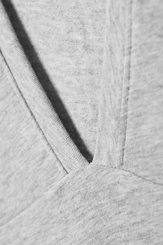 Top ajustado sin mangas con cuello en V – Gris claro jaspeado Top ajustado sin mangas con cuello en V – Gris claro jaspeado
