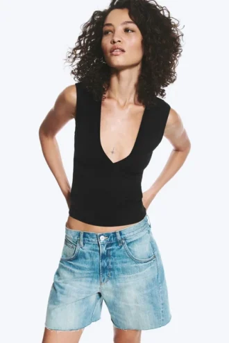 Top ajustado sin mangas con cuello en V – Negro