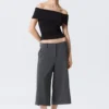 Top ajustado sin mangas y con hombros al aire – Negro Top ajustado sin mangas y con hombros al aire – Negro