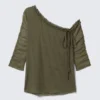 Top asimétrico con hombros descubiertos y mangas tres cuartos – Verde caqui Top asimétrico con hombros descubiertos y mangas tres cuartos – Verde caqui