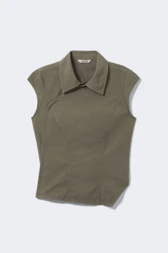 Top asimétrico con mangas casquillo y tejido ripstop – Verde caqui